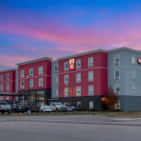 Best Western Plus Airport Inn & Suites Саскатун Екстериор снимка