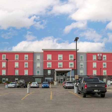 Best Western Plus Airport Inn & Suites Саскатун Екстериор снимка