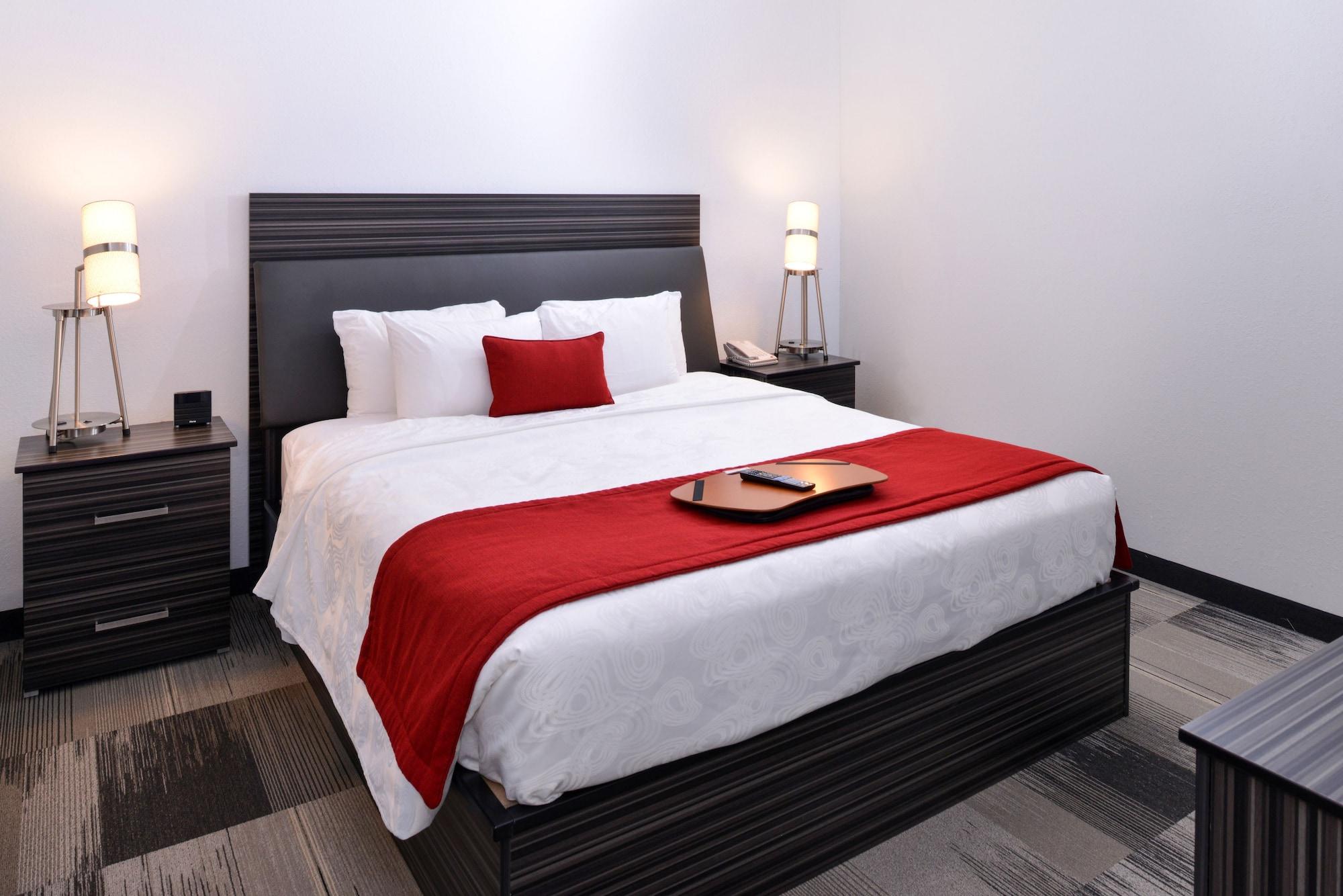 Best Western Plus Airport Inn & Suites Саскатун Екстериор снимка