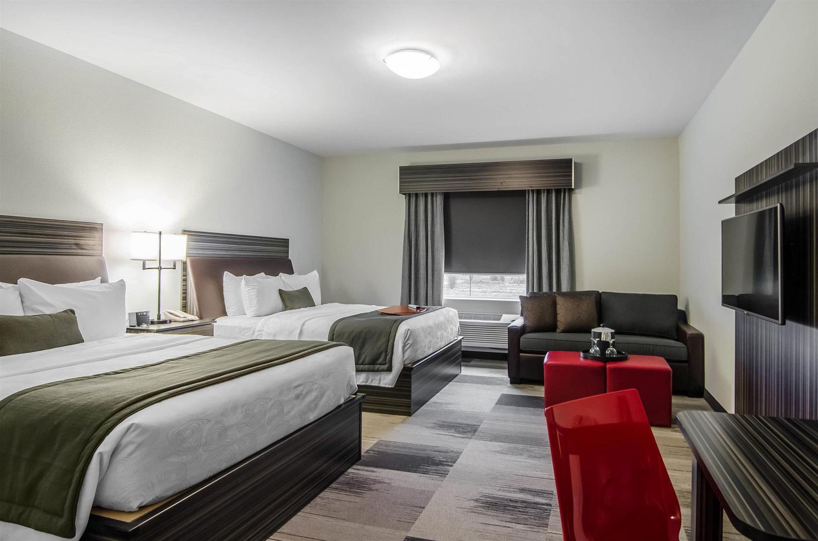 Best Western Plus Airport Inn & Suites Саскатун Екстериор снимка