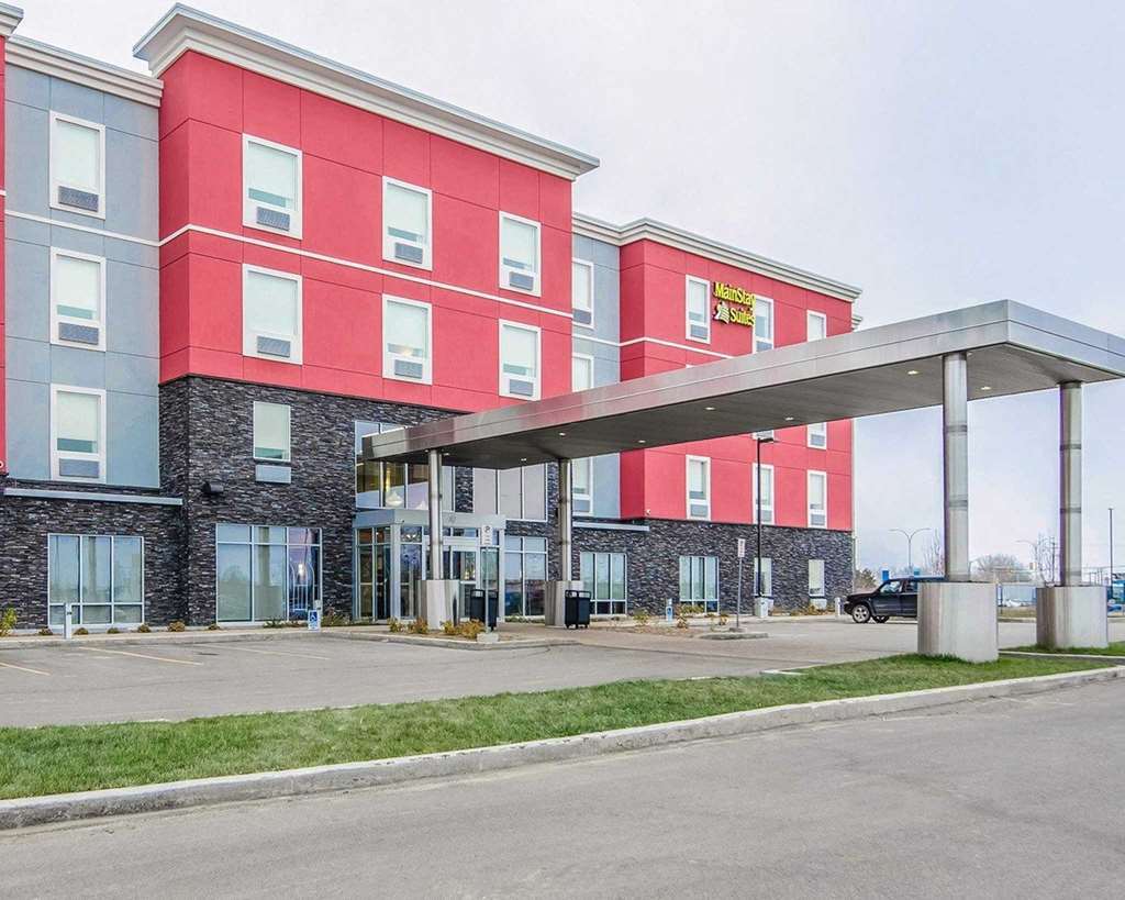Best Western Plus Airport Inn & Suites Саскатун Екстериор снимка