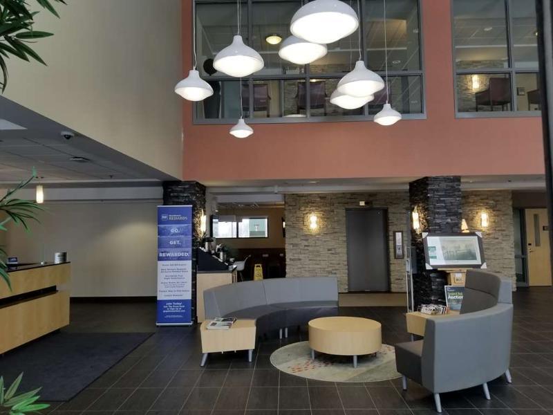 Best Western Plus Airport Inn & Suites Саскатун Екстериор снимка