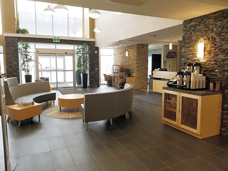 Best Western Plus Airport Inn & Suites Саскатун Екстериор снимка